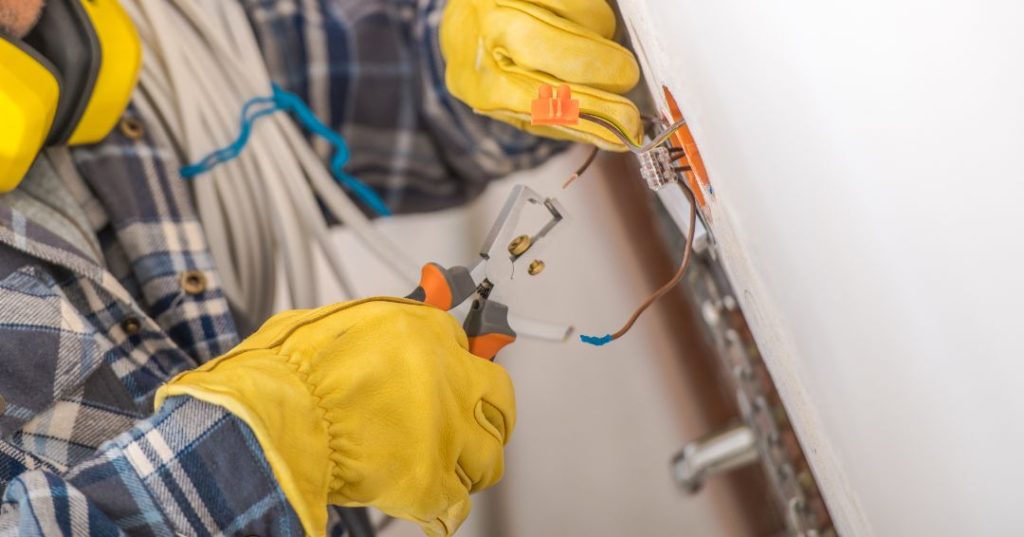 Consertos e manutenções elétricas em Cascavel